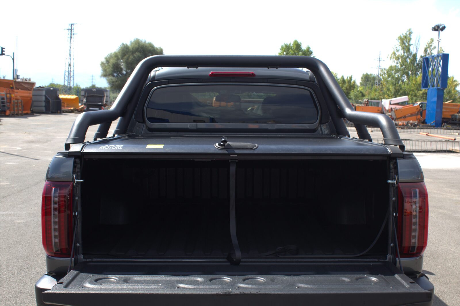 JAC T9 EV — electric pickup
