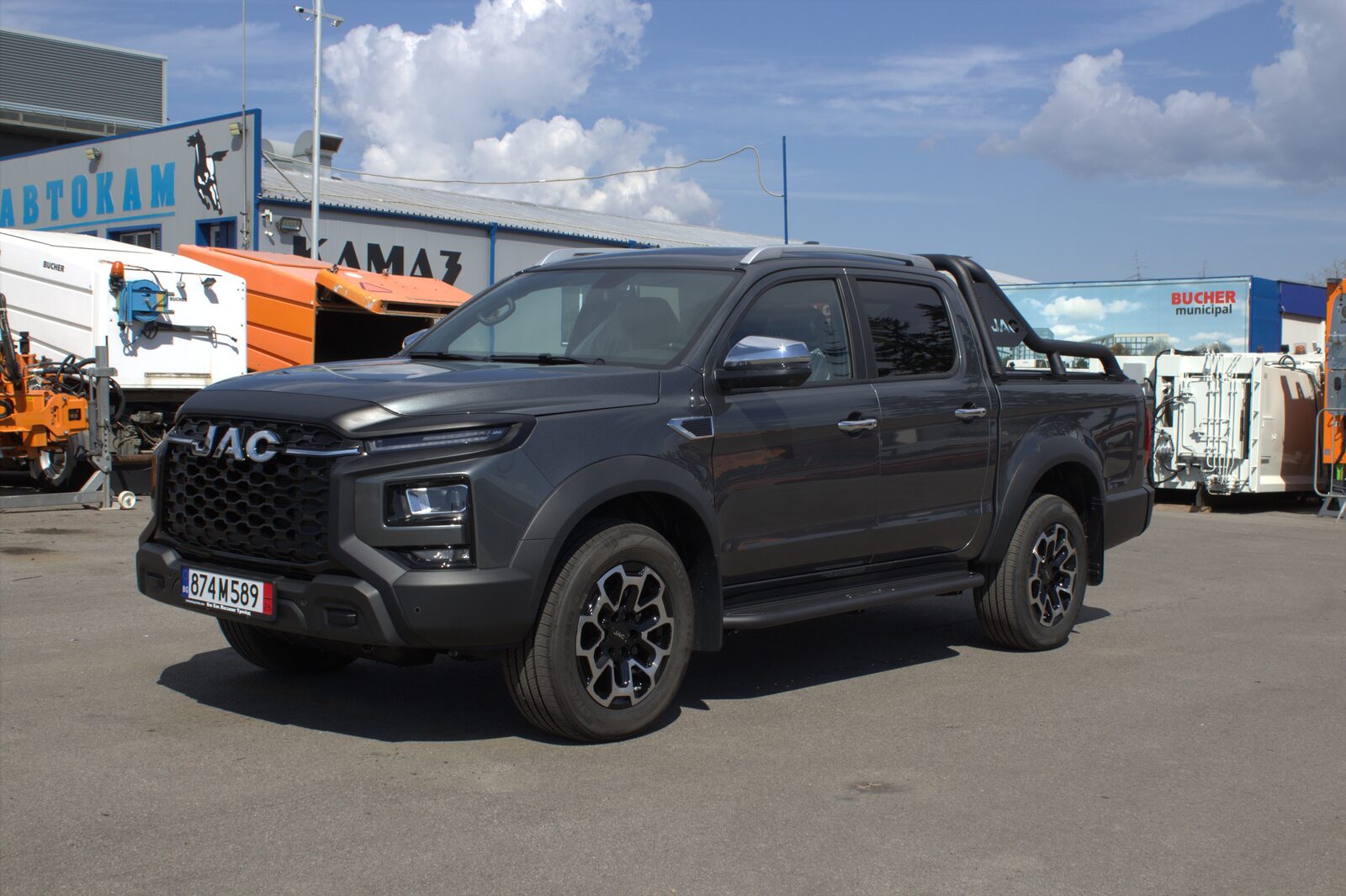 JAC T9 EV — electric pickup