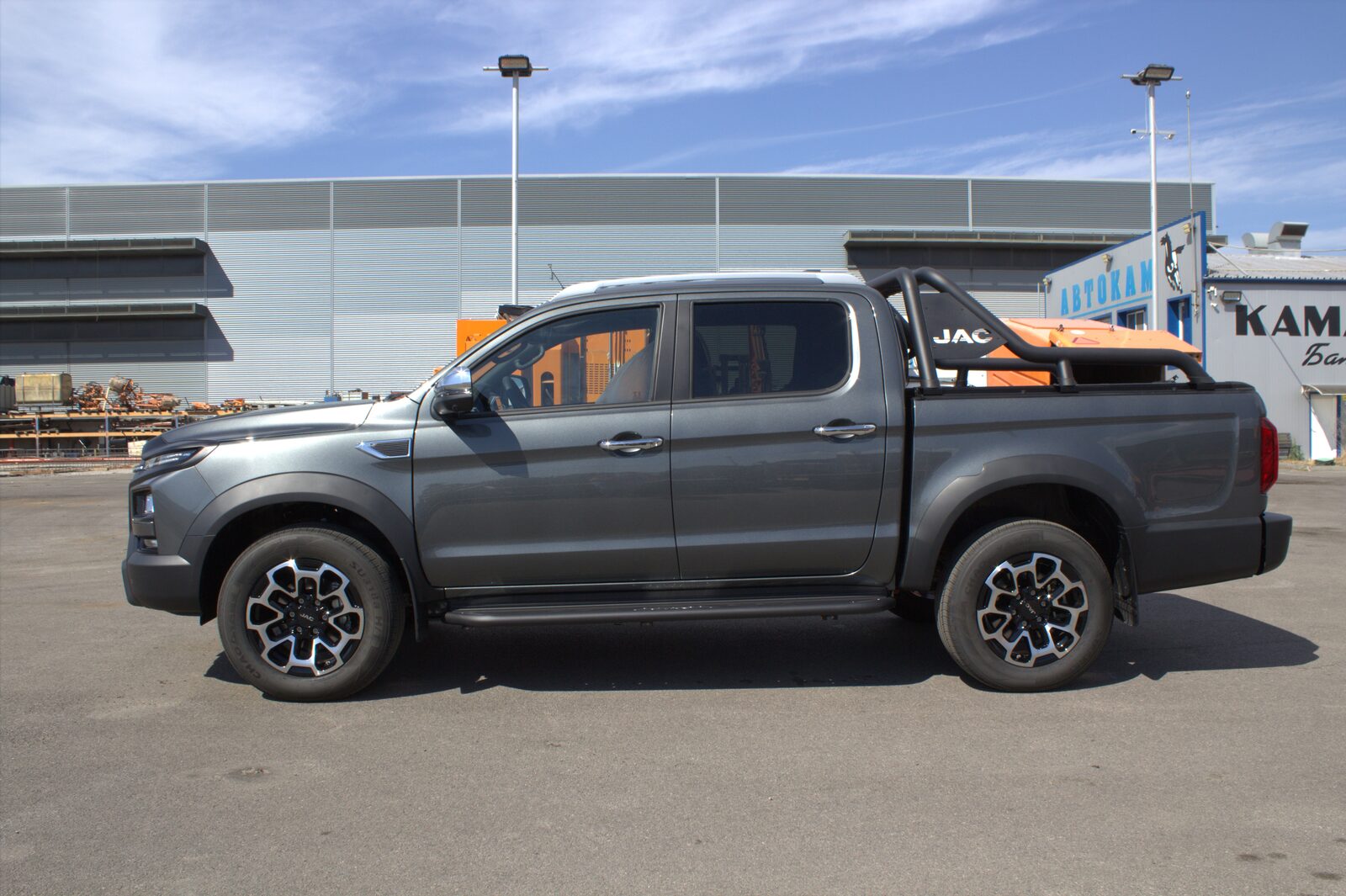 JAC T9 EV — electric pickup