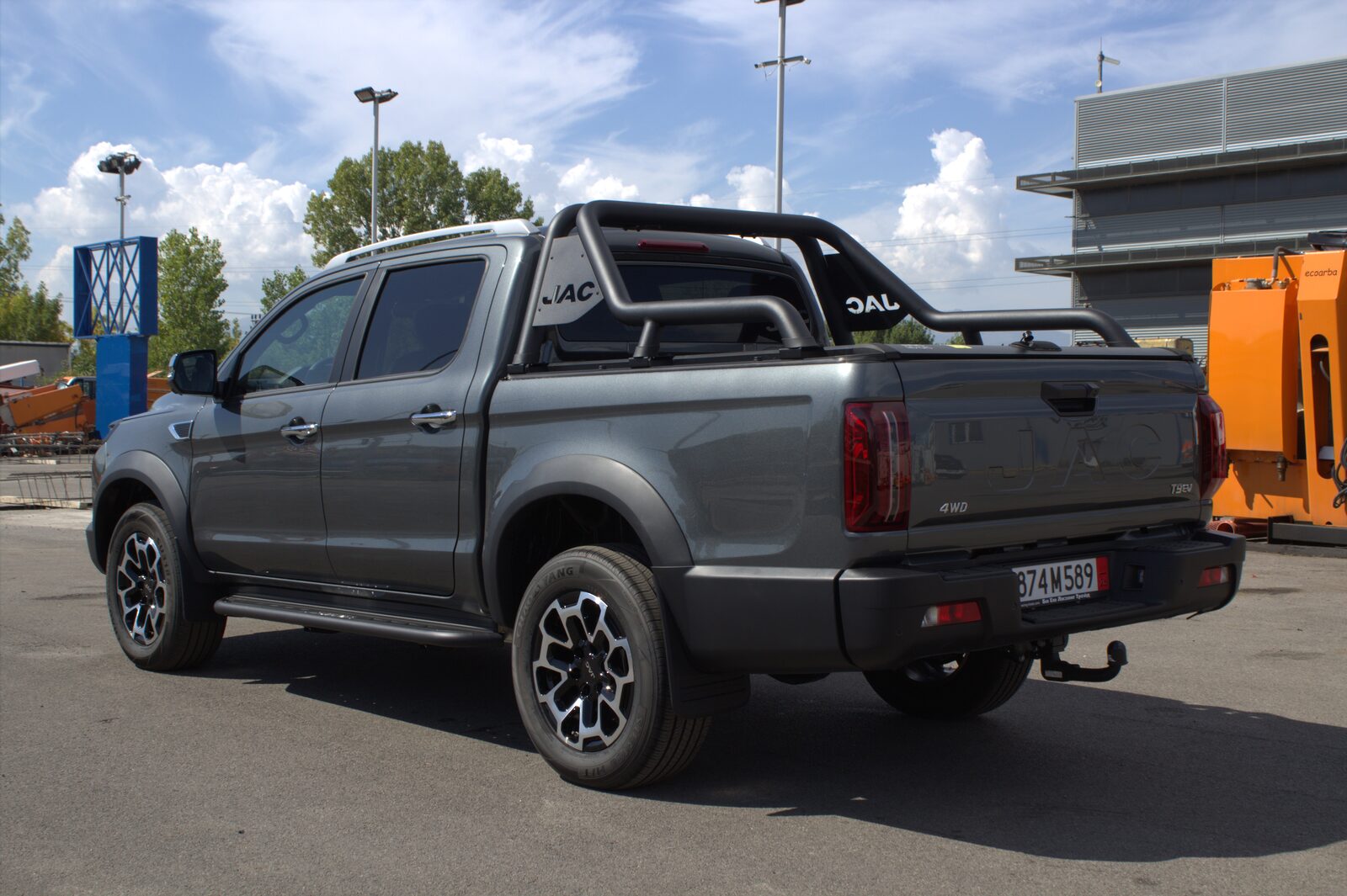 JAC T9 EV — electric pickup